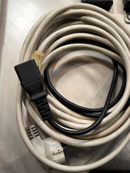 Плоский телевизор