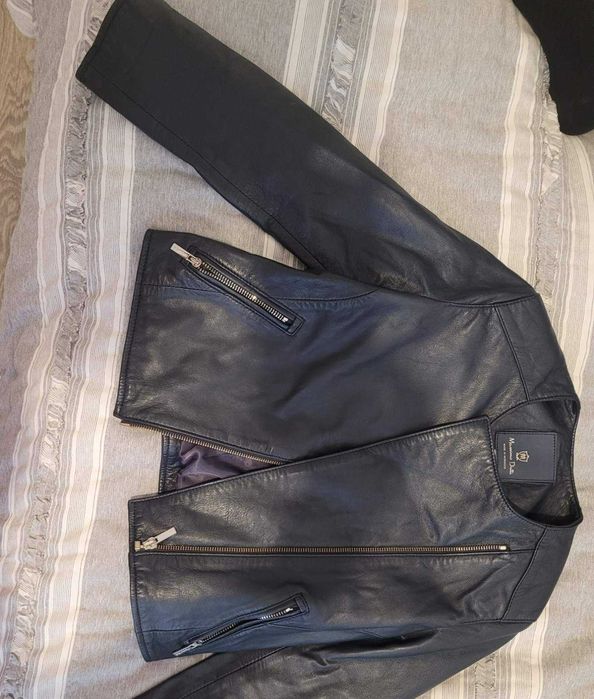 продавам  кожено яке за момиче ръст 122-134см