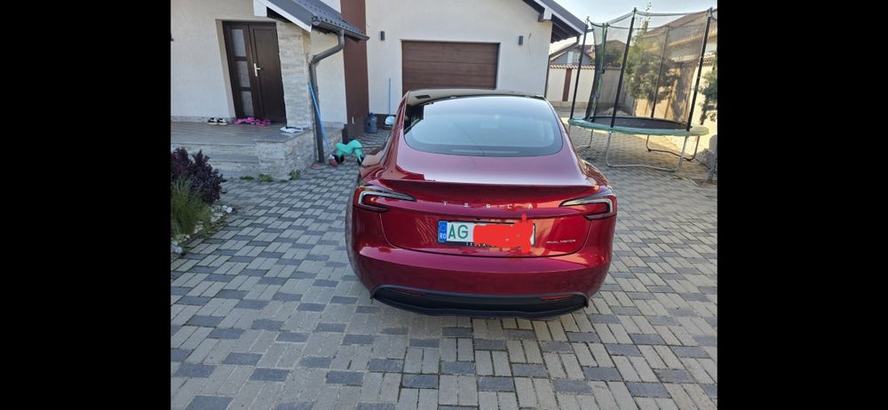 Tesla model 3   LONG RANGE AWD (4×4)