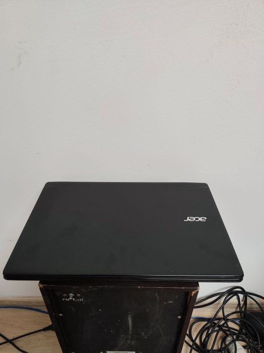 Ноутбук в рабочем состоянии Core i3