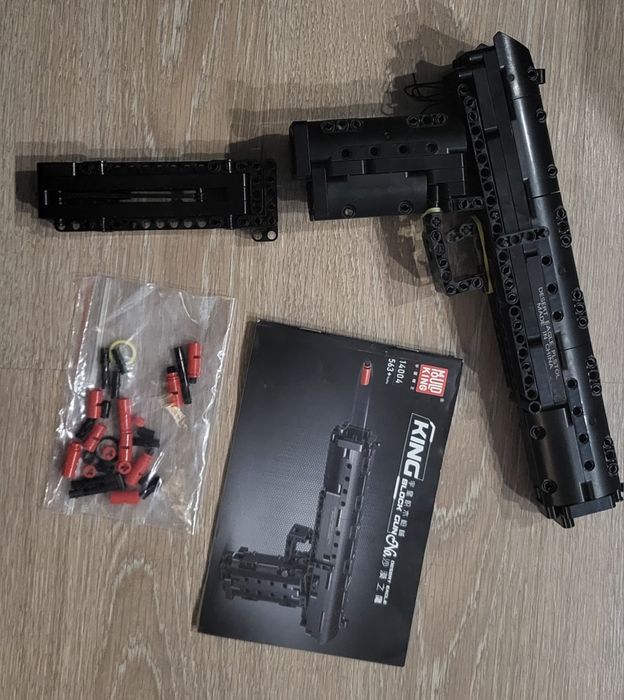 Pistol Desert Eagle, tip Lego, mărime reală