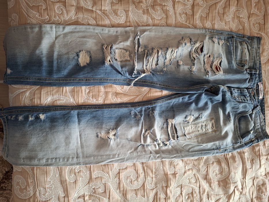 Мъжки дънки в отлично състояние