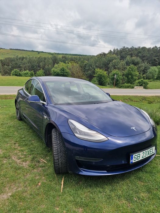 Autoturism Tesla Model 3