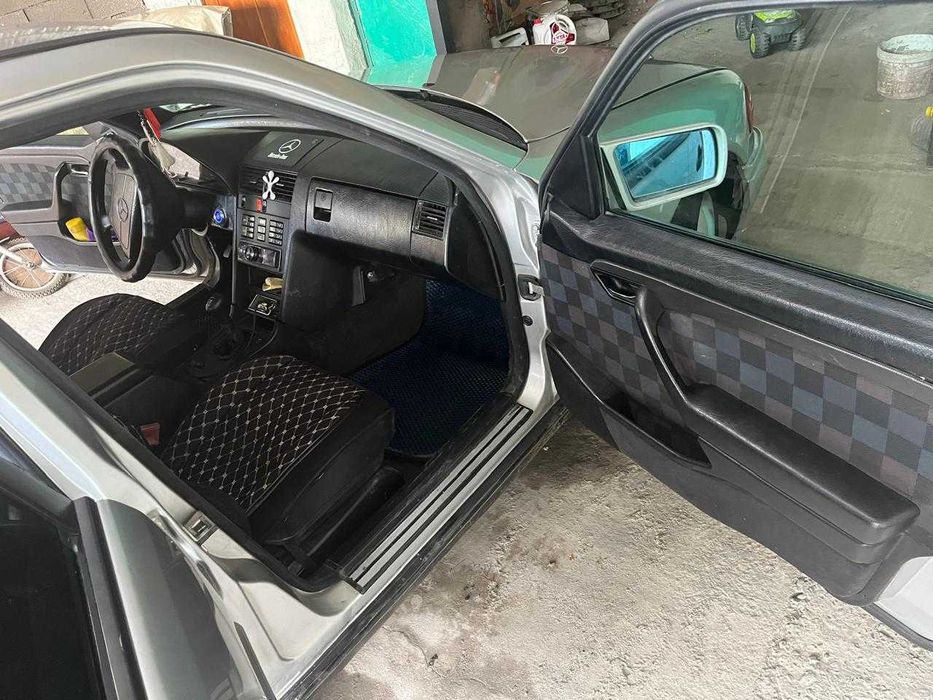 Продаётся Мерседес С200