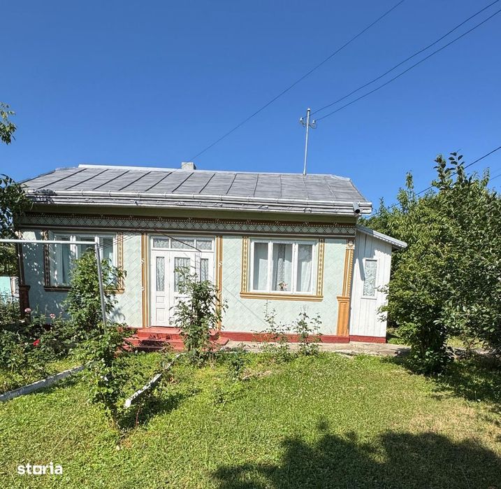 Casă cu 2 camere, apă curentă, gaz natural,  teren 2040 mp