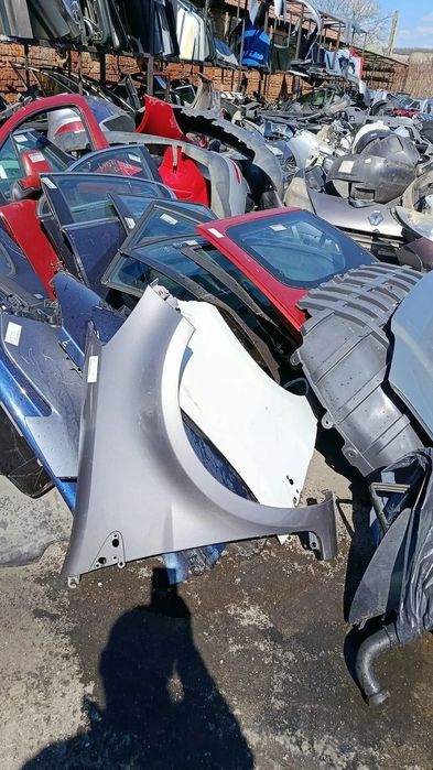 Aripa dreapta fata Renault Clio 3 2008