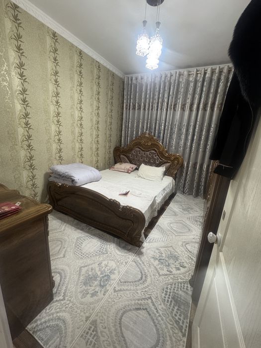 Srochno, 3 xonali kvartira sotiladi. M.Tarobiy kuchasi 109-uy, 4-xona