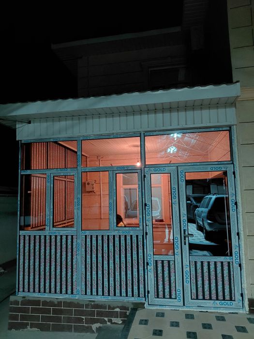 Витражи перегородки окна двери.