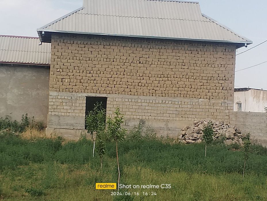 Гулистон шаҳар чуқурсойда уй сотилади