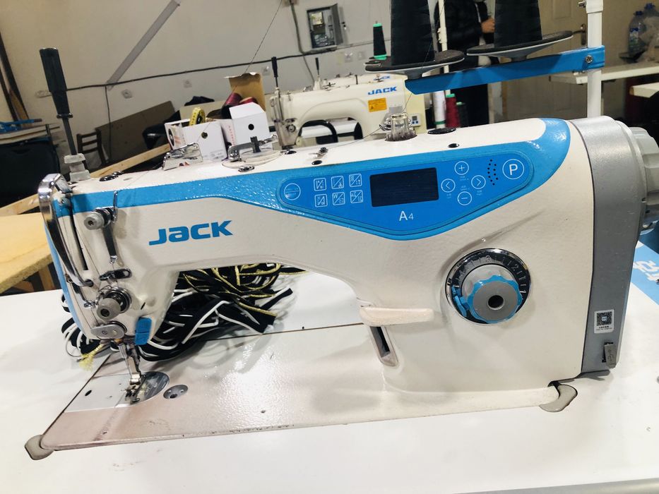 Jack tikuv mashinasi