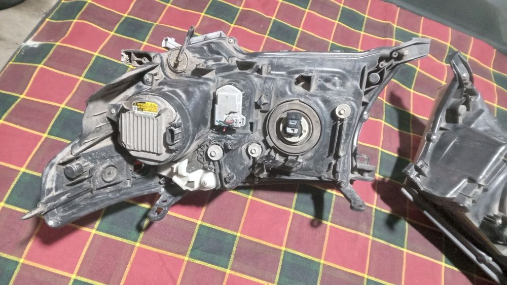 Продам фары Lend Cruiser 200