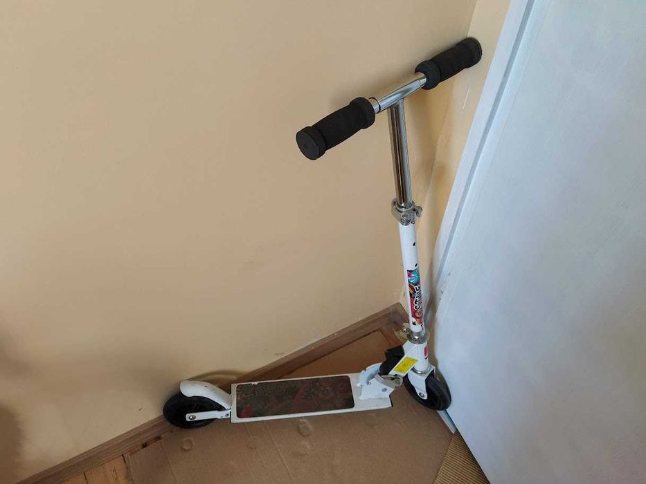 Продавам ракети федербал, плавници и маска, хилки тенис на маса