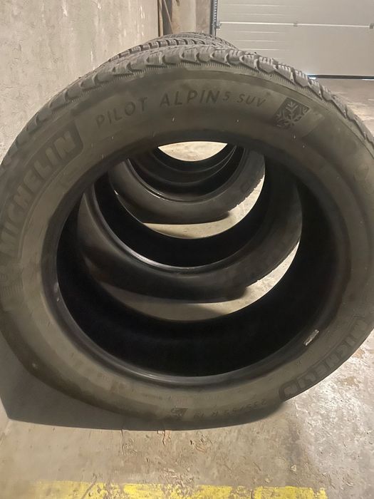 Продавам зимни гуми за кола Michelin 235/55 R19