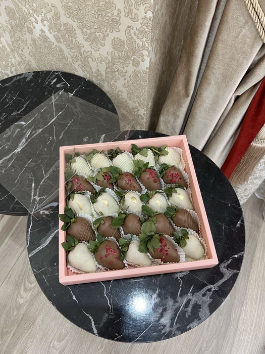 Клубника в шоколаде Астана