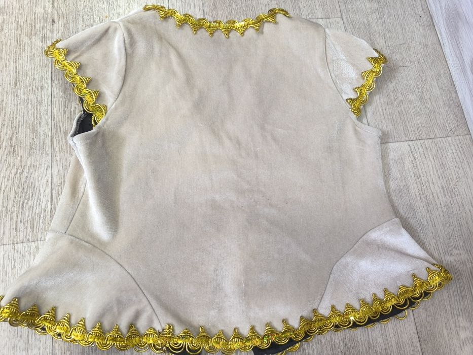 Национальная жилетка