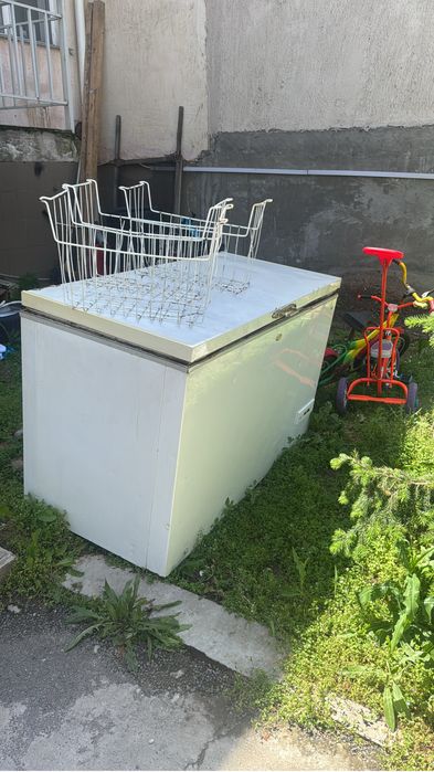Морозилка очень большая