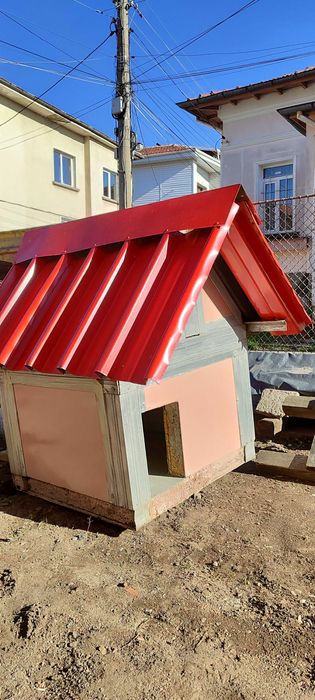 Продавам кучешка колиба