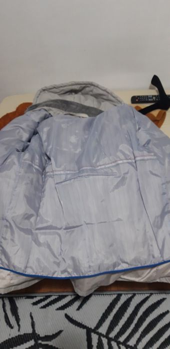 Geaca gri de vanzare