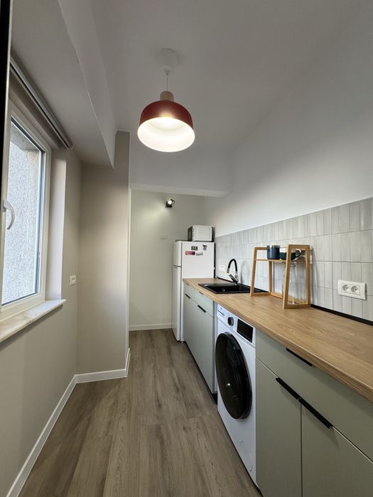 Închiriez garsoniera centru