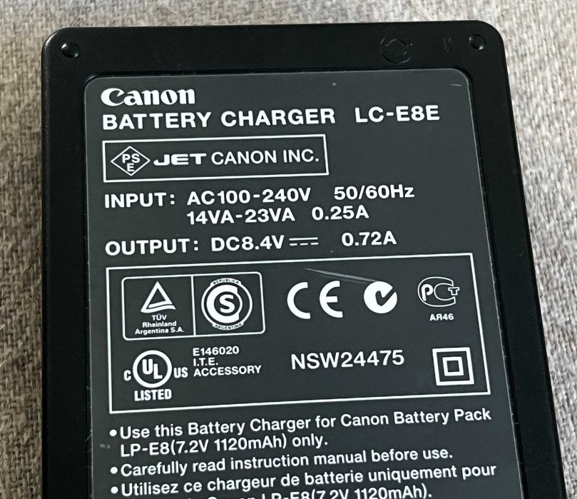 Incarcator original Canon LC E8E pentru acumulator LP E8 DSLR