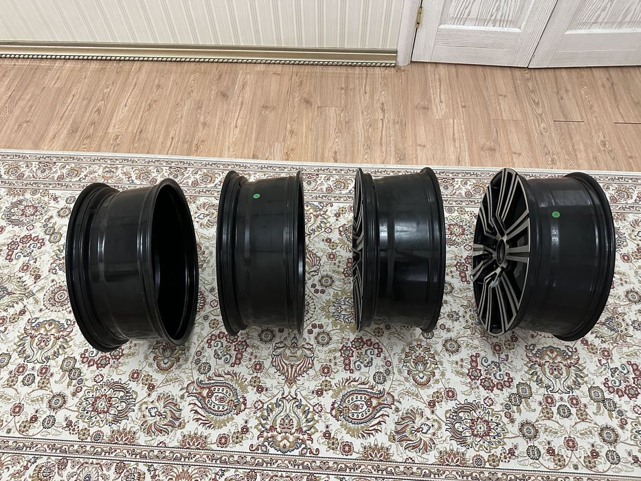 Комлект легкосплавных дисков R20