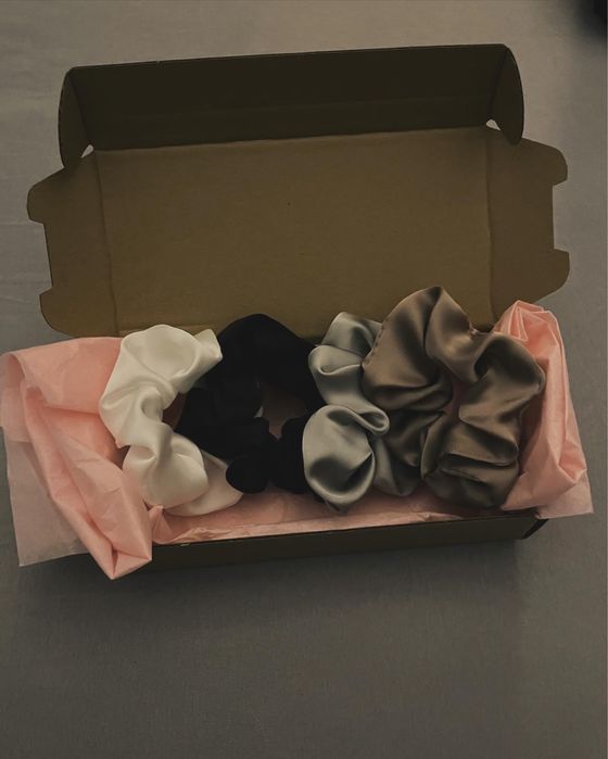 Сатенени ластички за коса тип скрънчи