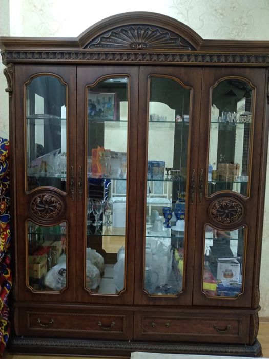 горка сервант в гостинную