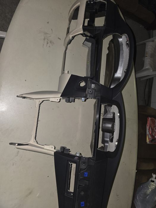 Табло е60 е61 с отвори cup holder