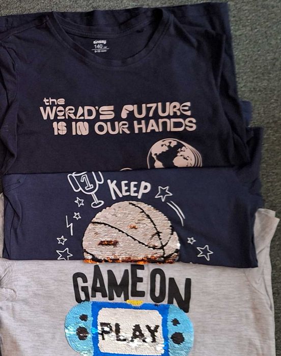 Яке, дънки, блузи 8-9 г - 120 лв