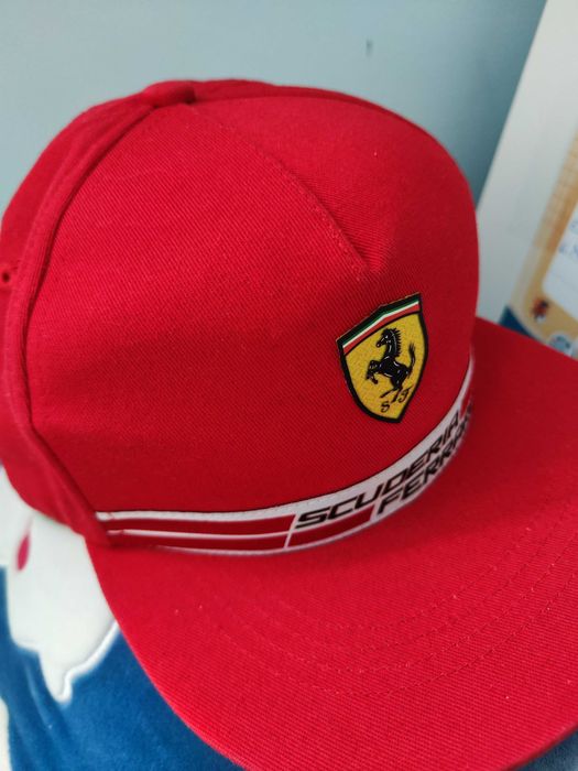 Детски куфар Маккуийн + подарък шапка FERRARI