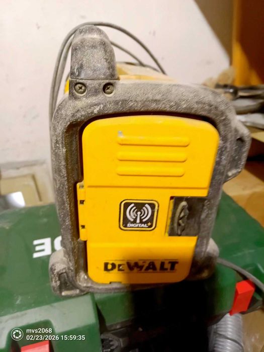 Dewalt dcr19 radio