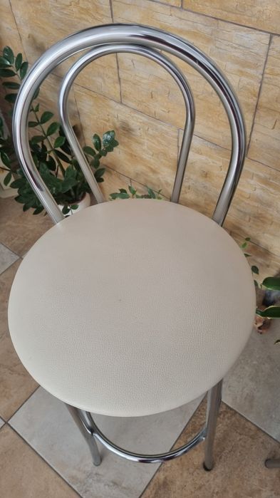 Vând scaune bar/bucătarie nefolosite