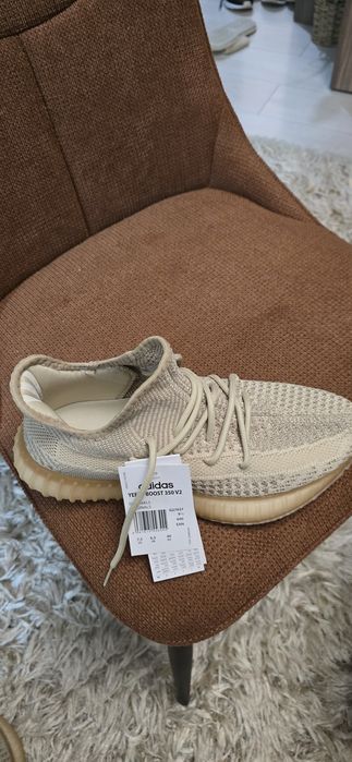 Adidasi yeezy noi