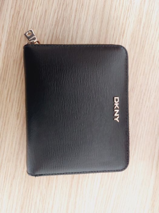 Дамско портмоне DKNY
