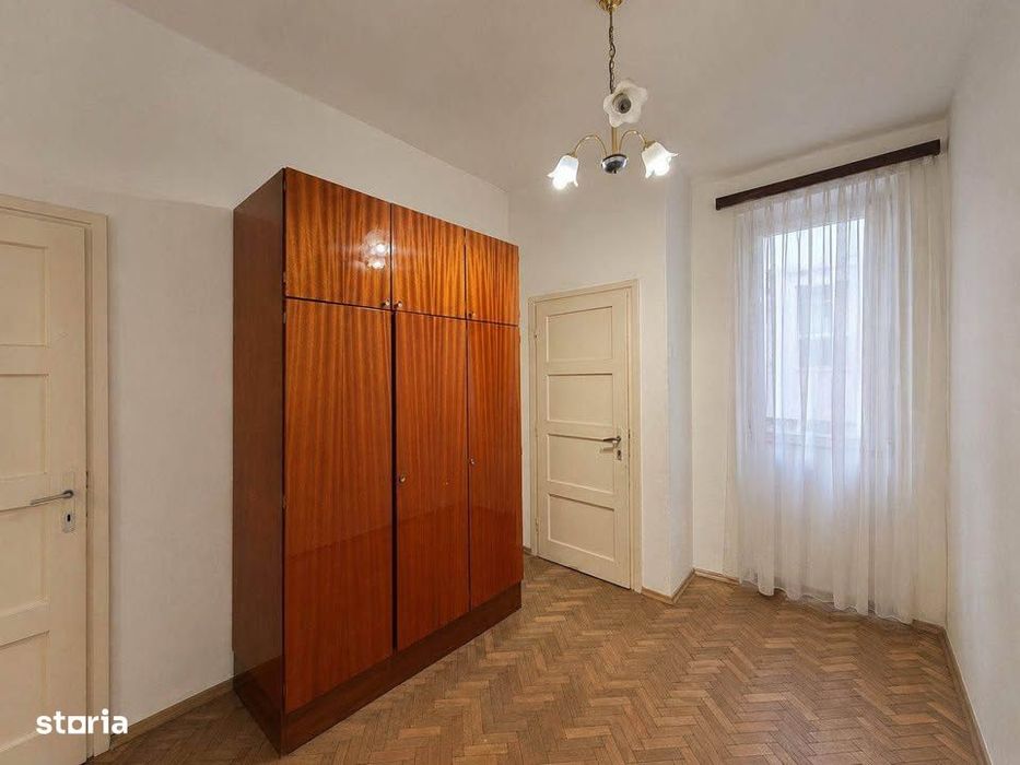Apartament central, la curte comuna, Motilor, 56 mp