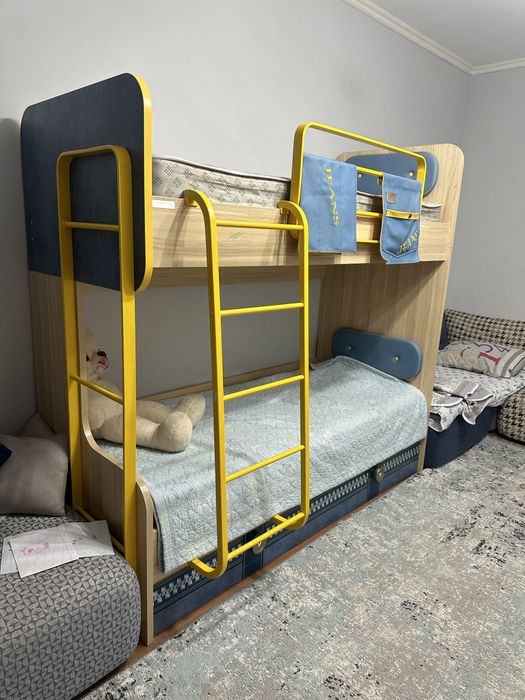 Двухъярусная кровать
