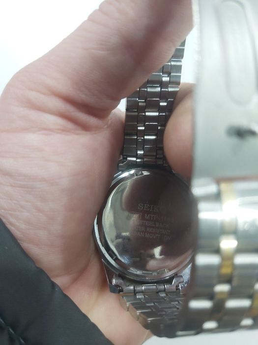 Часы Seiko мужские продам