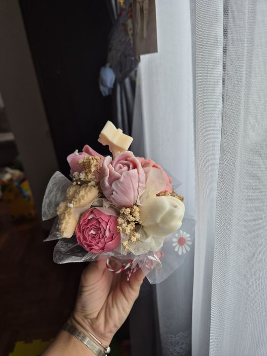 Aranjamente florale din ceara de soia