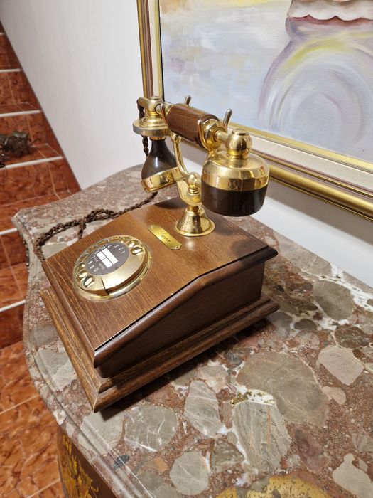 Прекрасен антикварен дървен френски телефон Lyon