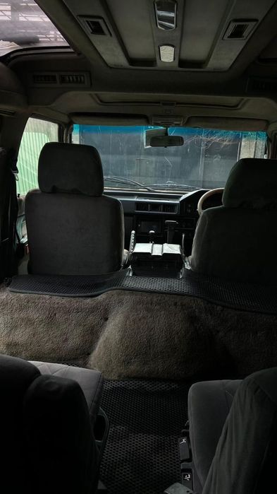 Продам машину Delica