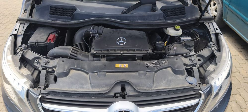 Mercedes  V Class.