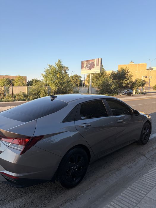 Hyundai Elantra 2021.. Ideal holatda. 58ming km45l propan. Tonirovka 8