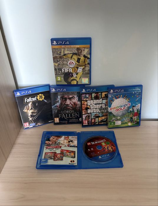 Sony PlayStation 4 Slim 1TB + 2 Джойстика + 6 Игри с книжки и Оригинална Кутия