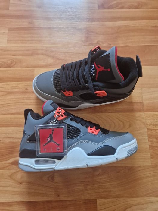 Adidași Jordan patru