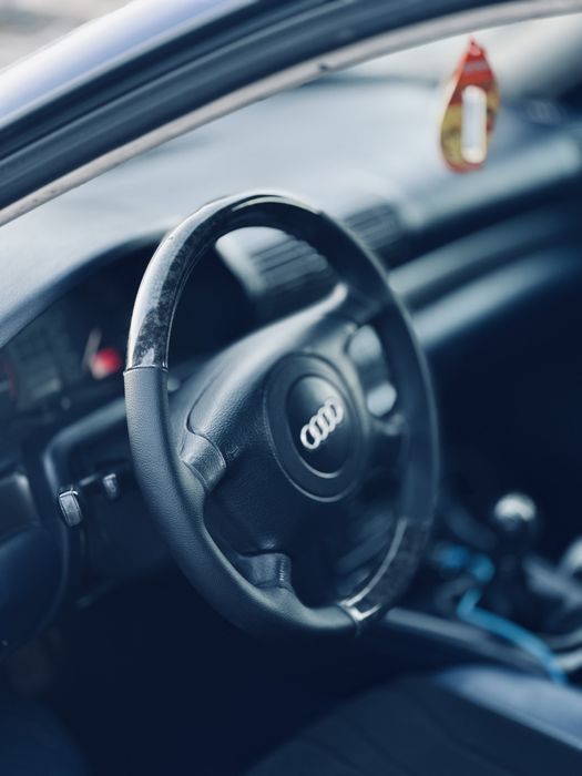 Ауди А4 сатыладц