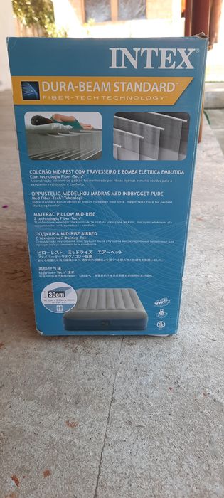 Saltea intex cu pompa