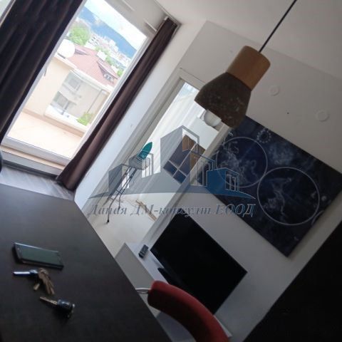 Дава се под наем Двустаен апартамент в Шумен, Център - 60 кв.м за 331.5 € - Снимка #4