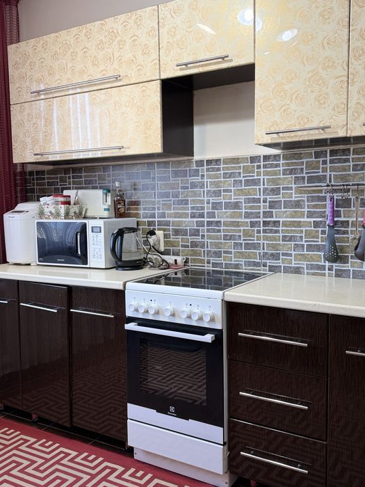 Продам кухню с плитой