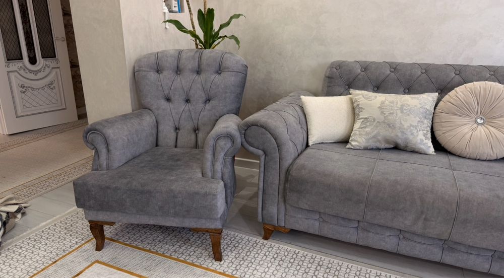 Диван с креслом