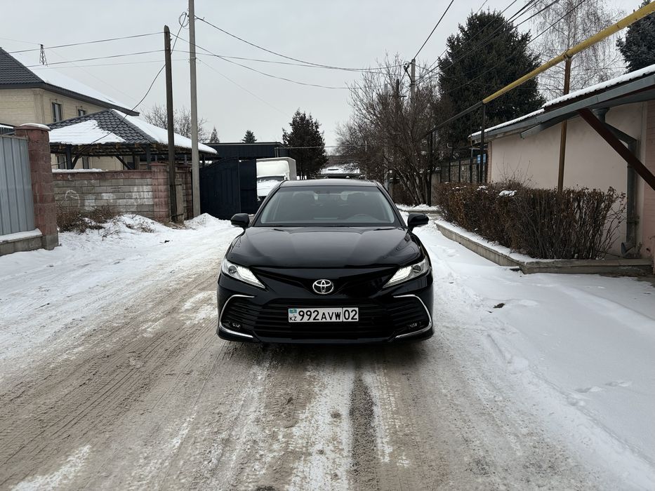 Toyota Camry 75 2021